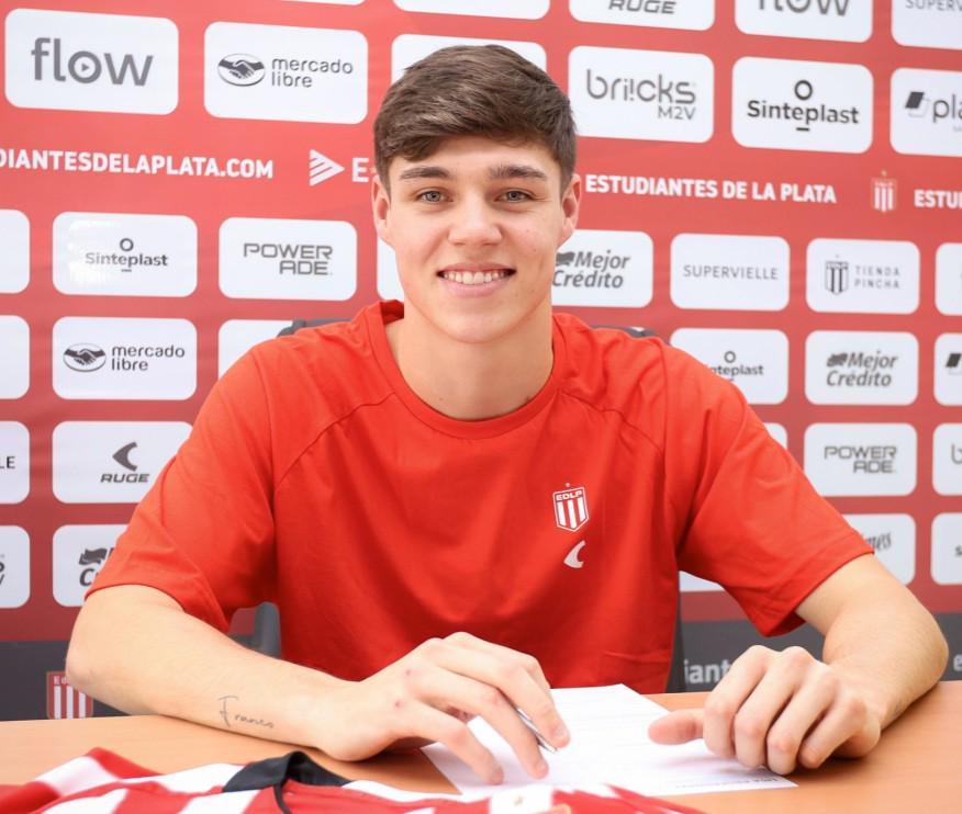 乐鱼leyu赛事中心-国米官方：帕拉西奥斯租借至拉普拉塔大学生，协议包含买断权